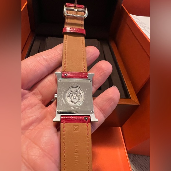 Hermes heure H watch, small model w/ diamonds & alligator strap. Retails $6,250+ - Picture 6 of 17